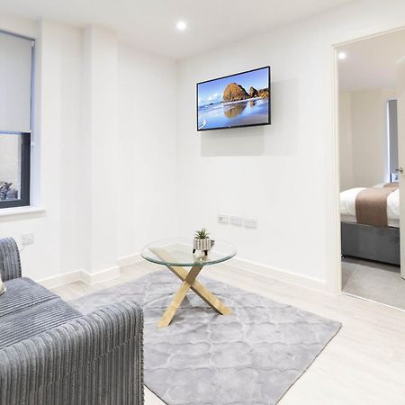 Linacre 1&2 - One And Two Bed Flat Behind The Cathedral With Free Parking And Fast Wifi Apartment Exeter Bagian luar foto