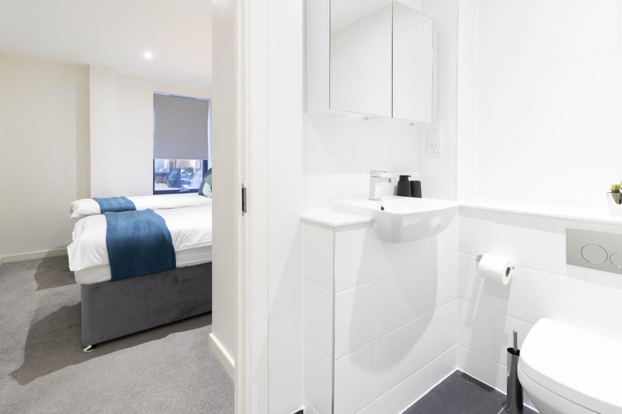Linacre 1&2 - One And Two Bed Flat Behind The Cathedral With Free Parking And Fast Wifi Apartment Exeter Ruang foto