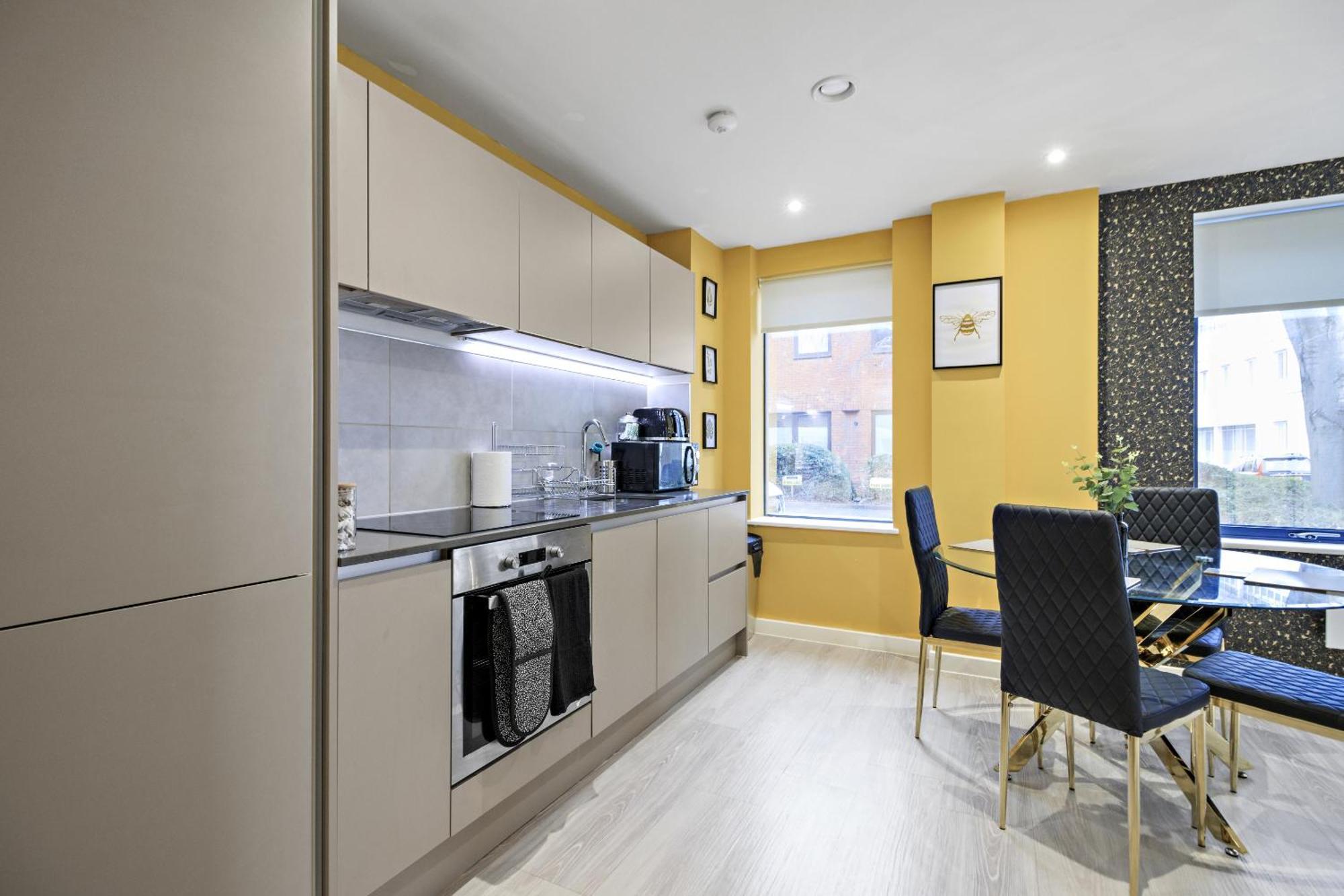 Linacre 1&2 - One And Two Bed Flat Behind The Cathedral With Free Parking And Fast Wifi Apartment Exeter Ruang foto